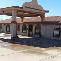 Royal Inn & Suites 