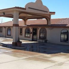 Royal Inn & Suites 