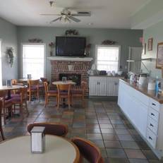 Carriage House Inn 