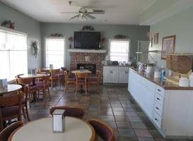 Carriage House Inn 