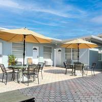 Silver Spray Motel 