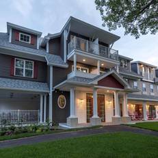Aurora Inn & Motel 