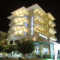Paralimnio Suites 