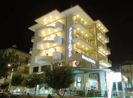 Paralimnio Suites 