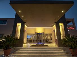 Arty Grand Hotel 