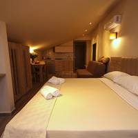 John & Eve Hotel 
