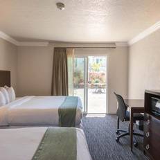 Cannery Row Inn 