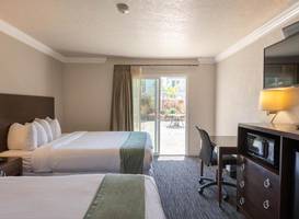 Cannery Row Inn 