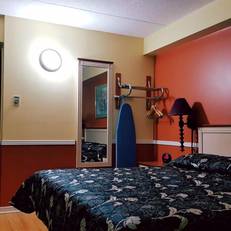 Budget Inn 2000 