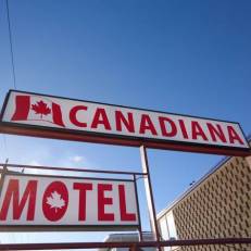 Canadiana Motel 
