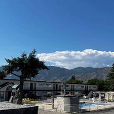 Pass Motor Inn 