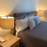 Trailside Inn 