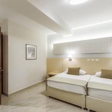 Karras Hotel 