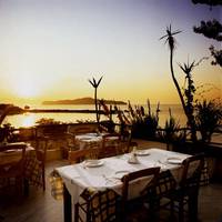 Akasti Hotel 