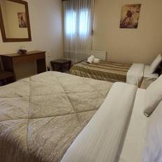 Zisis Rooms 