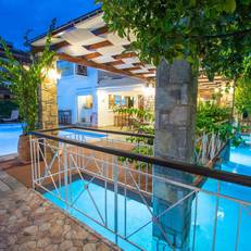 Neda Hotel 
