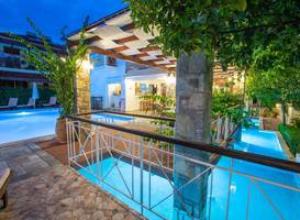 Neda Hotel 