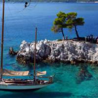 Dionyssos 