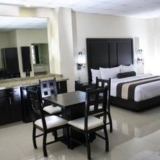 Hotel El Camino Inn & Suites 