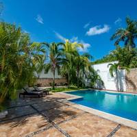 Hotel Embajadores 