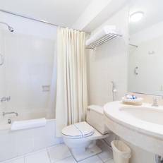 Roosevelt Hotel & Suites 
