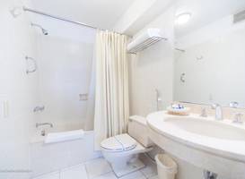 Roosevelt Hotel & Suites 