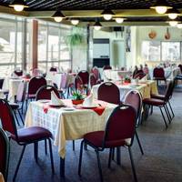 Cesar's Plaza Hotel 