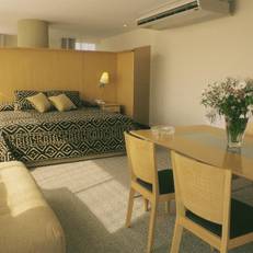 Urbana Suites 