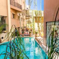 Dellarosa Hotel Suites & Spa 