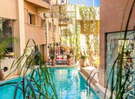 Dellarosa Hotel Suites & Spa 