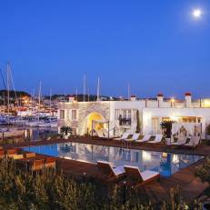 Cesme Marina Konukevi 