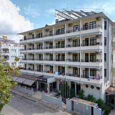 Kandelor Hotel 