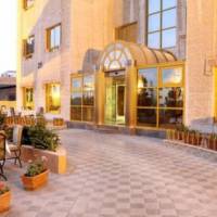 Capri Hotel Suites