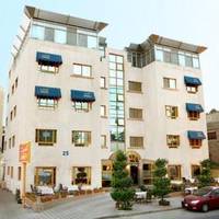 Capri Hotel Suites