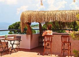 Rosy Suites Hotel 
