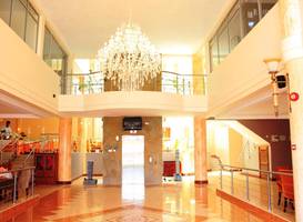 Red Court Hotel 