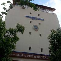 Mola Hotel 