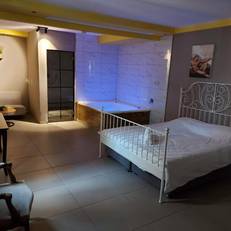Q Hotel 