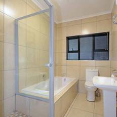 12 Stars Lifestyle Apartments 