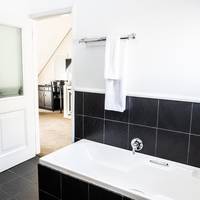 The Bantry Bay Luxury Suites 
