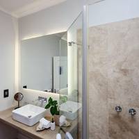 Auberge Burgundy Guesthouse 