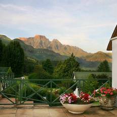 Champagne Castle Hotel 
