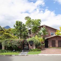 Aziza Guest House 