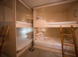 Ming Palace International Youth Hostel 