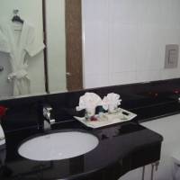 White Dammar International 
