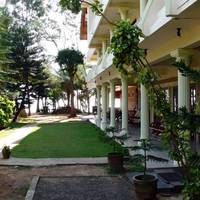 Time n Tide Beach Resort 