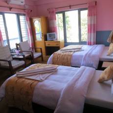 Hotel Silver Oaks Inn 