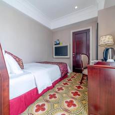 Ramada Yichang Hotel 