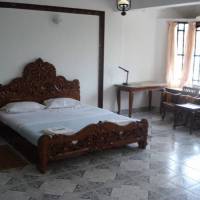 Shirleys Beach Hotel 