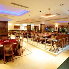 Hotel Meraden Grand 
